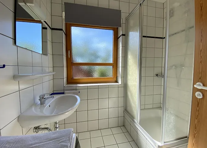 28 بيت للعطل